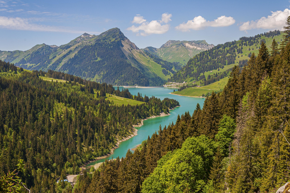 beautiful view lake surrounded by mountains longrin lake dam switzerland swissalps