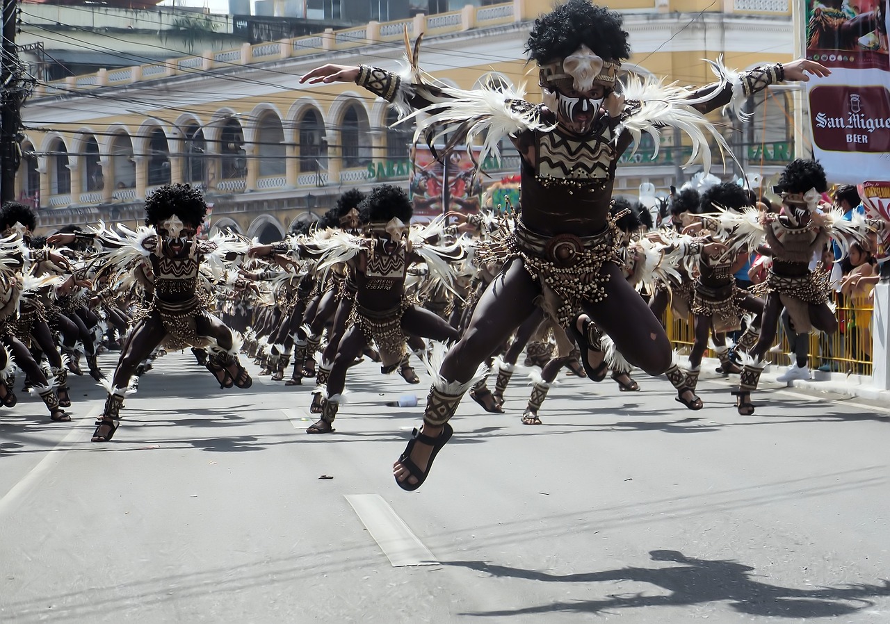 dinagyang festival tribe dance 4301370 1280 1